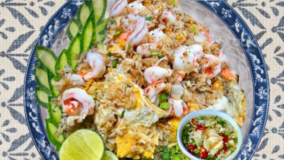 ข้าวผัดกุ้ง Shrimp Fried Rice