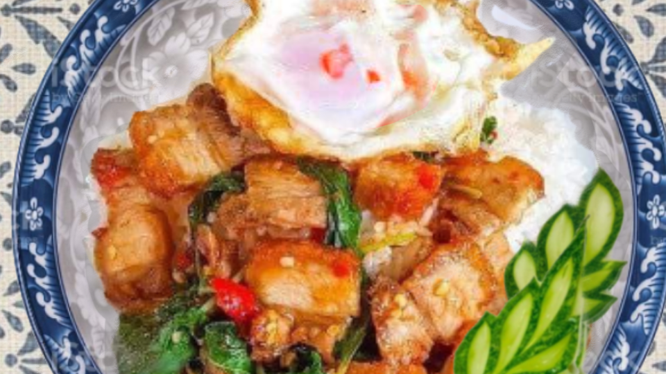 กระเพราหมูกรอบ Crispy Pork Krapow Rice